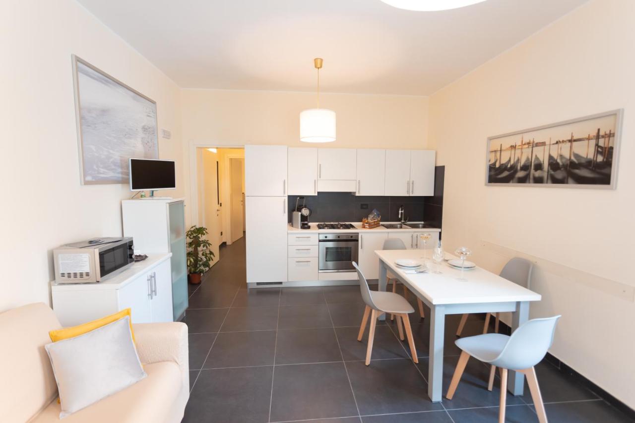 Ca Sottomarina Gli Appartamenti In Centro Apartsuite Bagian luar foto